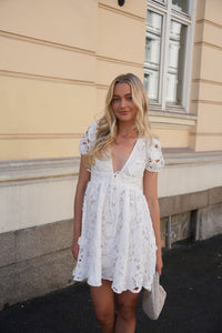 Victoria Dress White